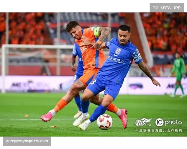 高天意替补登场送角球 吴曦头球中框距破门仅一步